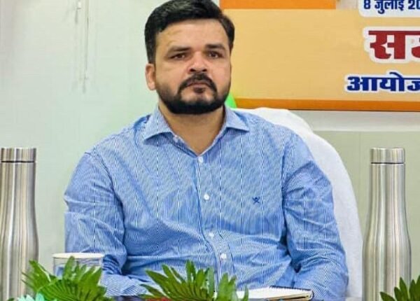 Show-cause notice issued to fair price shop dealer; failure to provide a satisfactory response will lead to the filing of an FIR and cancellation of the contract.