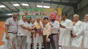 Rohtas Jangra, Chairman of the Haryana Labour Welfare Board, arrived in Rania; he was welcomed at multiple locations where decorative lights were strung up, and a felicitation ceremony turned into a rally.