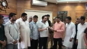 Instead of demolishing Jauhar University, the government should run it itself – Fasahat Ali Khan alias Shanu.