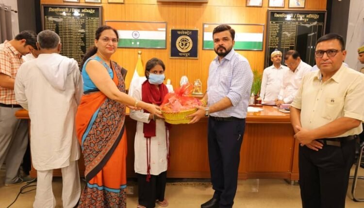 rampur-tb-mukt-bharat-abhiyan-dm-ajay-kumar-dwivedi-nikshay-mitra