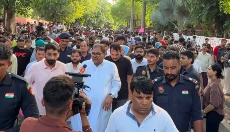 abhay-singh-chautala-supports-neet-paper-leak-protest-jantar-mantar-inld