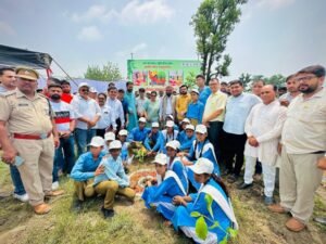 Launch of the 'Ek Ped Maa Ke Naam' (A Tree in Mother's Name) mega-campaign; 6,400 saplings planted across 4 hectares.