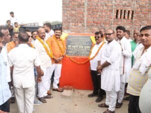 New momentum for development in Badaun under the 'pothole-free roads' scheme; City MLA Mahesh Chandra Gupta inaugurates projects worth ₹54 lakh.