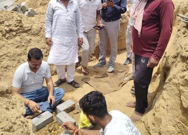 Construction of a shed for ailing cattle at the *gaushala* (cow shelter) in loving memory of Ganesh Goyal.
