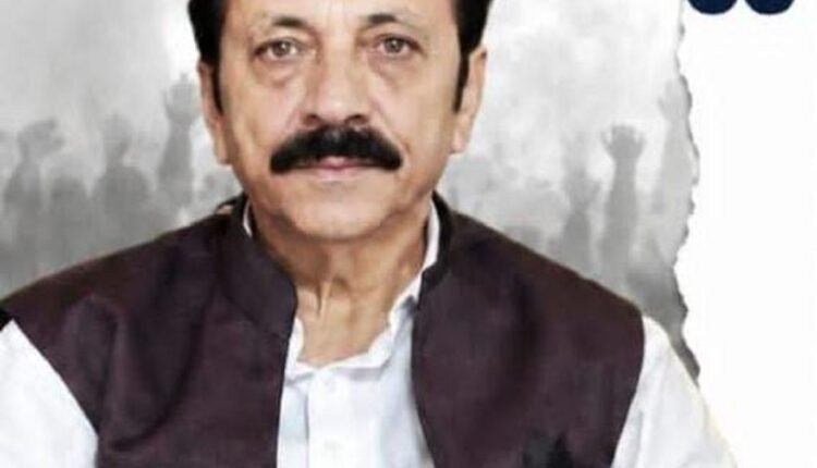 rampur-congress-leaders-meet-family-of-child-drowned-in-open-drain