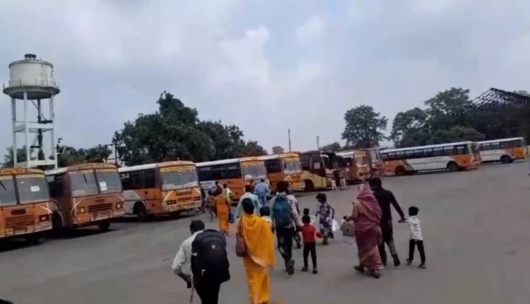 rampur-roadways-women-crowd-free-bus-travel-raksha-bandhan