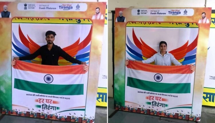 sirsa-har-ghar-tiranga-selfie-with-tiranga-youth-enthusiasm