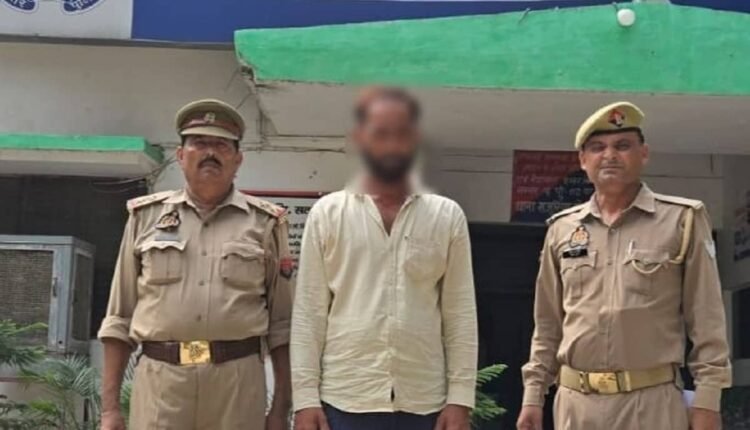 rampur-khajuriya-police-arrested-accused-with-pistol-live-cartridges