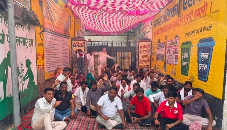 ellenabad-sanitation-sewer-workers-protest-vipul-goyal-effigy