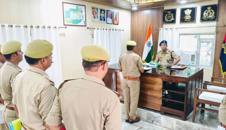 rampur-police-superintendent-parade-inspection-reserve-police-line
