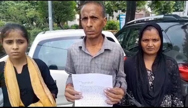 tanda-sushila-inter-college-principal-12-thousand-mark-sheets-complaint