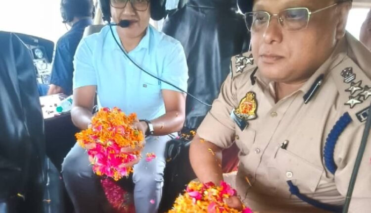 barabanki-sawan-third-monday-helicopter-flower-shower