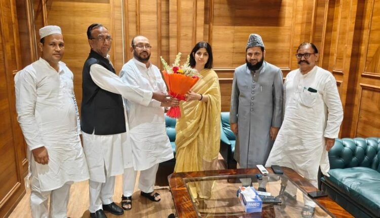 rampur-apna-dal-s-mohammad-waqeel-joins-samajwadi-party-dimple-yadav