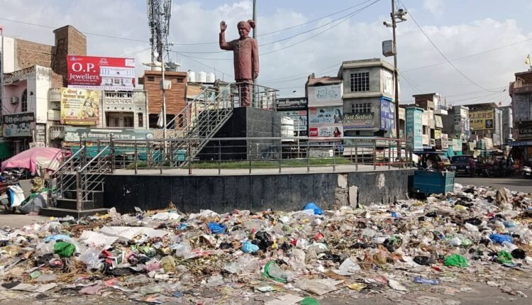 ellenabad-sanitation-workers-strike-garbage-problem