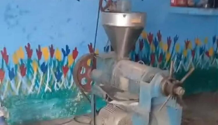 rampur-kira-gram-panchayat-biogas-plant-success-story-self-reliant-village