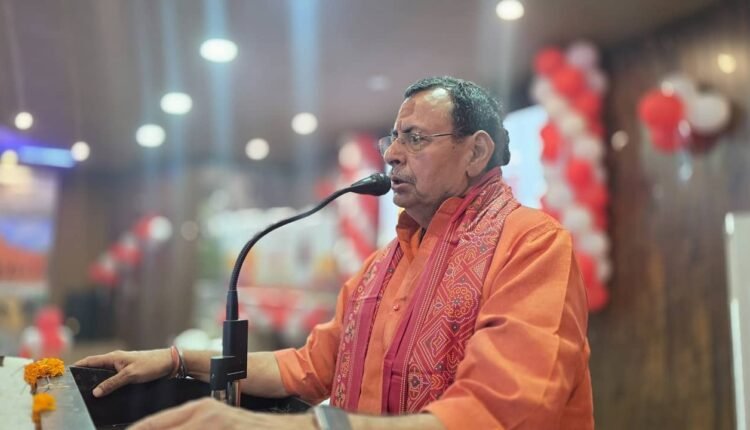 pm-poshan-yojana-cooks-honored-cashless-medical-cards-distributed