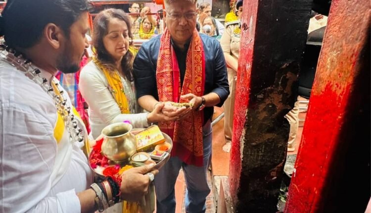adg-naveen-arora-vindhyavasini-dham-mirzapur-darshan-pujan