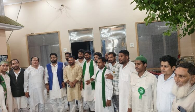 Huge crowds turned out for AIMIM's public meetings in the Chamraua Assembly constituency; both meetings were successful.