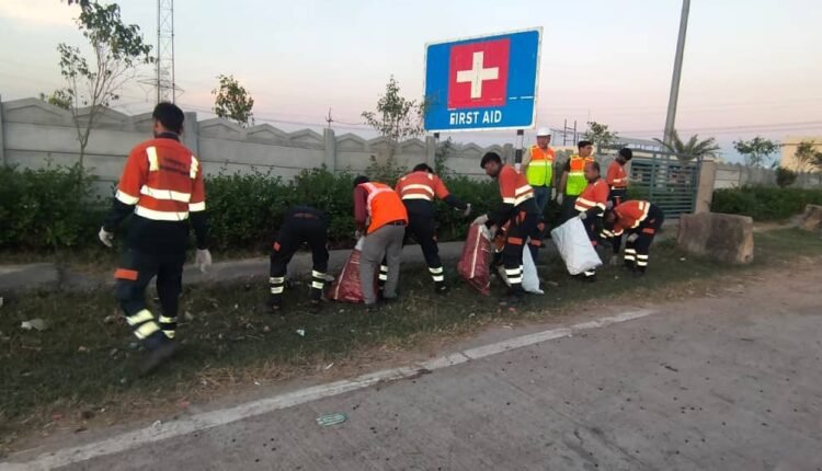 nh-34-toll-plaza-cleanliness-drive-etah
