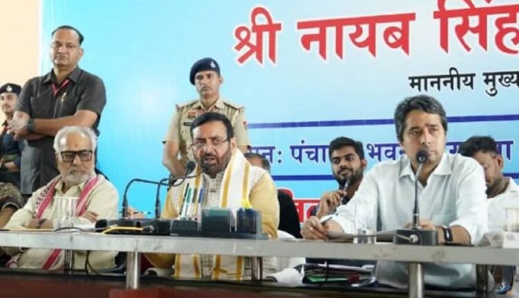Speaking to journalists in Sirsa, the Chief Minister remarked that internal differences and infighting are plaguing the Congress and opposition parties.