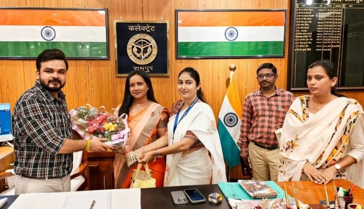 rampur-basic-education-innovation-beo-headmistress-honored