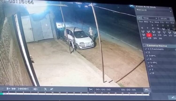 rampur-shahabad-car-theft-cctv-footage
