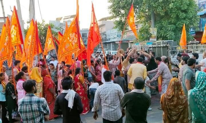 Chants of 'Ganpati Bappa Morya' echoed in Ellanabad; the 26th Ganpati Mahotsav kicked off grandly with a flag procession