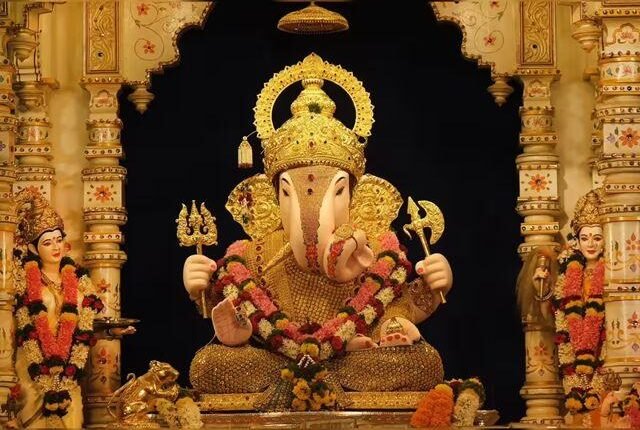 Ganesh Chaturthi 2026: 11 बजे के बाद भी कर सकते हैं गणपति स्थापना, जानें 3 शुभ मुहूर्त