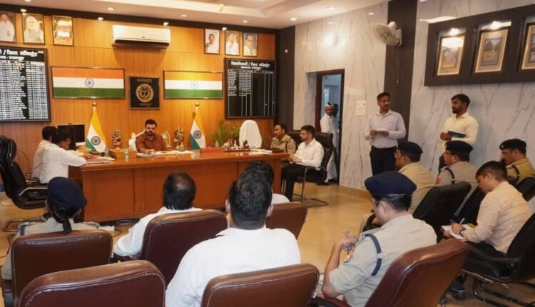 rampur-illegal-mining-dm-ajay-kumar-dwivedi-action