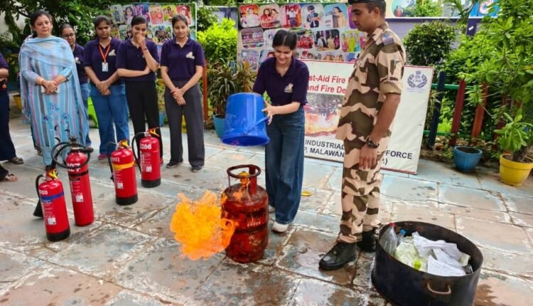 etah-cisf-fire-safety-training-evacuation-drill-kidzi-school