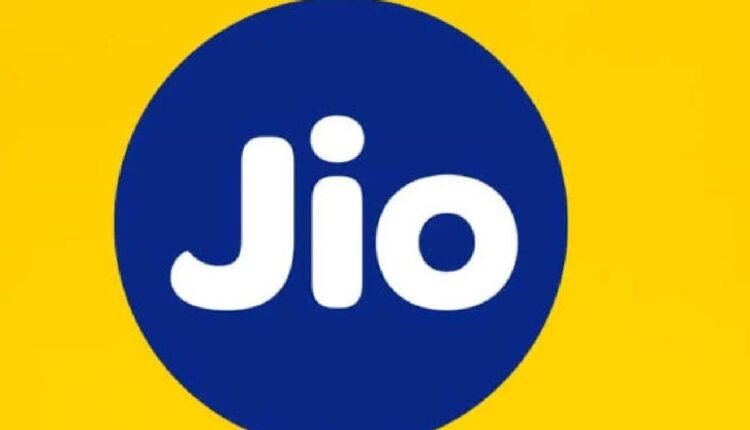 jio-mobile-subscribers-august-trai-data-airtel-vodafone-idea-bsnl