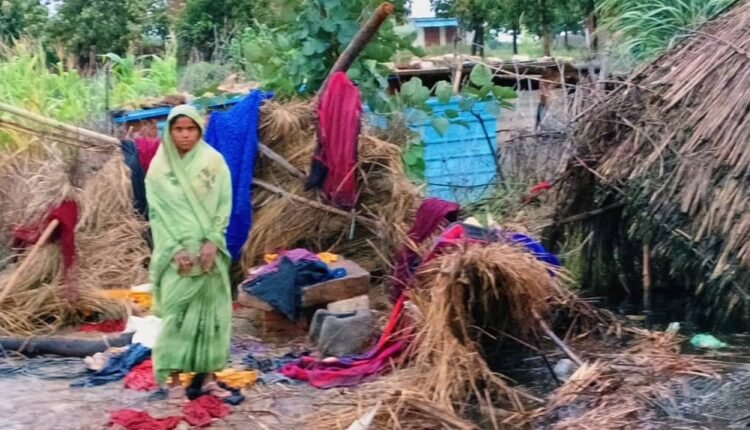 mirzapur-rain-house-collapse-rampur-marwa
