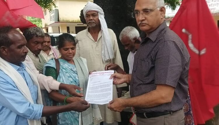 mirzapur-gyanesh-kumar-removal-demand-cpiml-memorandum