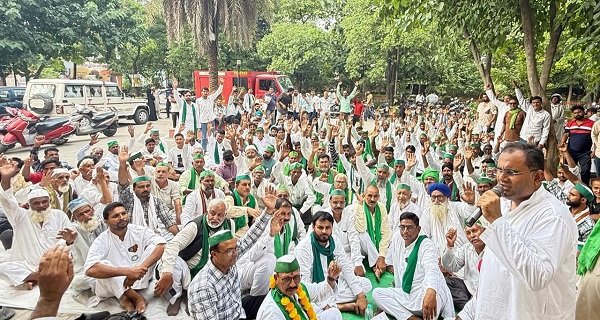 rampur-farmers-protest-tehsil-sadar-kisan-samvad-samadhan-diwas