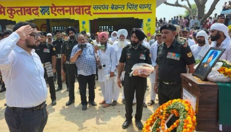 shaheed-sainik-sukhchain-singh-last-rites-ellenabad