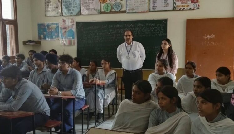 amritsar-aai-aviation-career-guidance-program-students