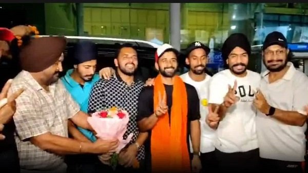 indian-hockey-team-welcome-amritsar-asian-games-gold