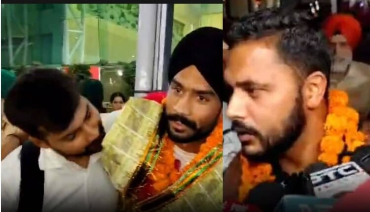 indian-hockey-team-welcome-amritsar-asian-games-gold