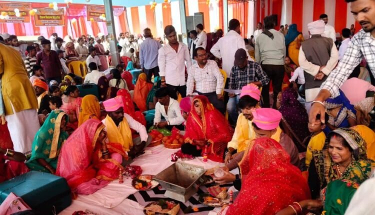 mirzapur-cm-mass-marriage-scheme-316-couple