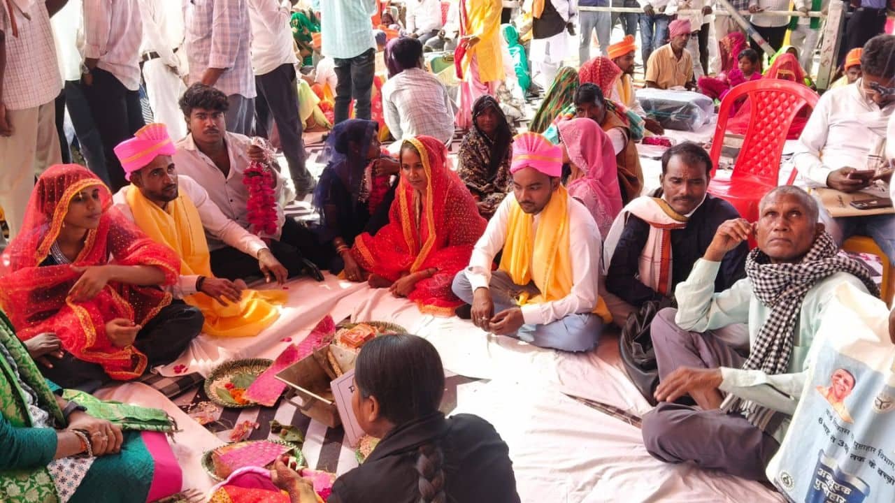 mirzapur-cm-mass-marriage-scheme-316-couple