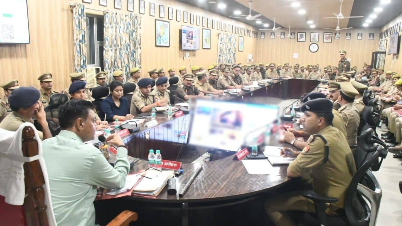 rampur-police-review-meeting-grievance