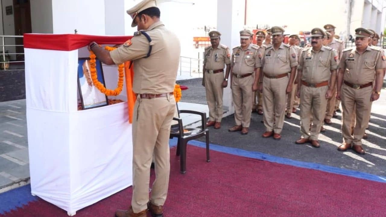 sardar-patel-jayanti-rampur-police-pledge