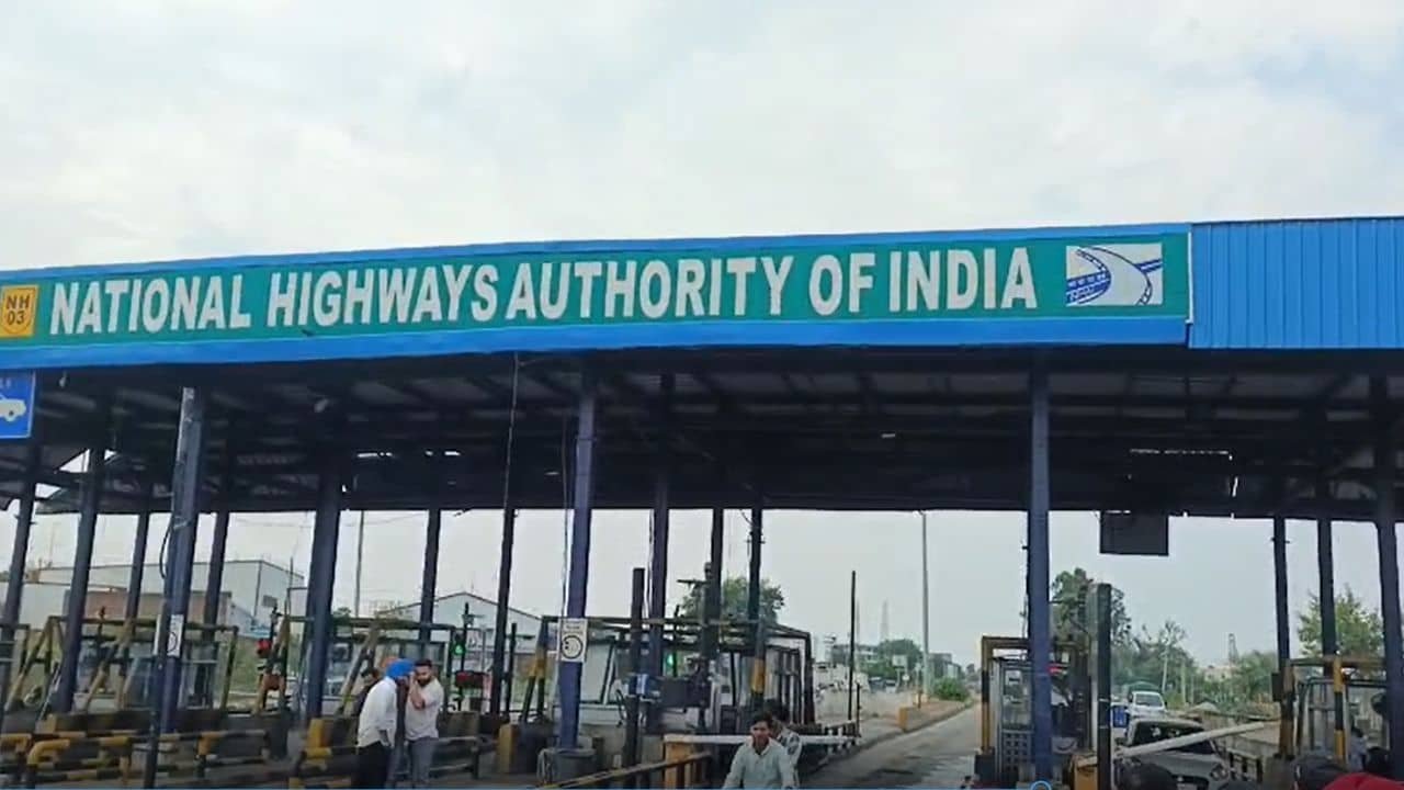 jandiala-guru-toll-plaza-firing