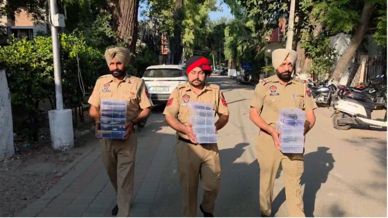 amritsar-police-illegal-arms-smuggling