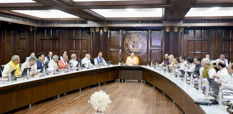 Yogi Cabinet Decisions: दिवाली पर उज्ज्वला लाभार्थियों को मुफ्त गैस सिलेंडर, भदोही का नाम बदलने समेत कई बड़े फैसले